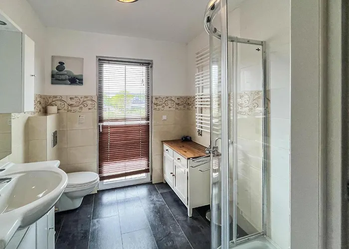 Vakantiehuis Lovely In With Wifi